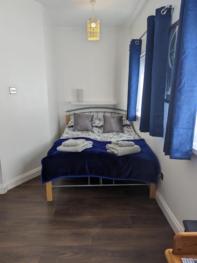 Cosy 1 Bed Space Apartment